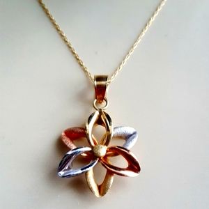 10k tri gold flower pendant necklace